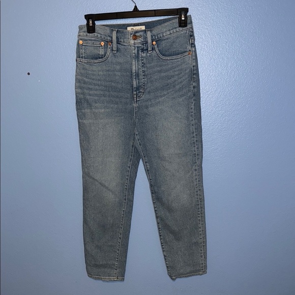 Madewell Denim - Madewell Mom Jeans Classic Blue Denim Jeans - size 28. B1